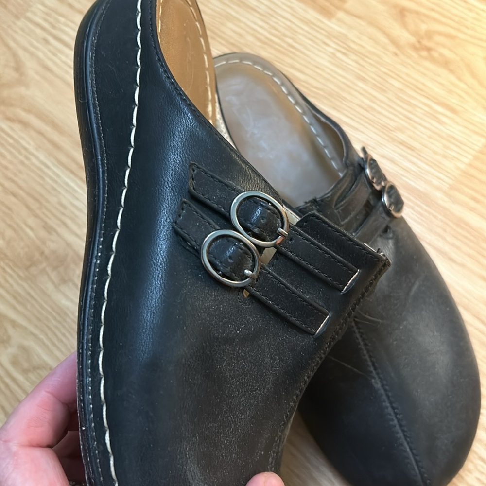 Shoes - Picture 2 of 3